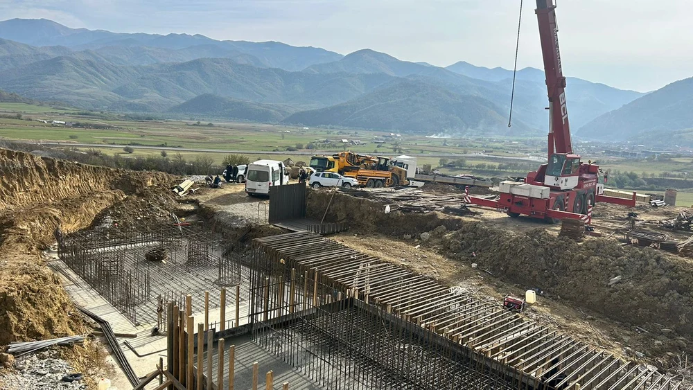 viaductul-boita-de-pe-autostrada-sibiu-–-pitesti,-in-santier.-cum-se-lucreaza-la-prima-autostrada-care-traverseaza-carpatii