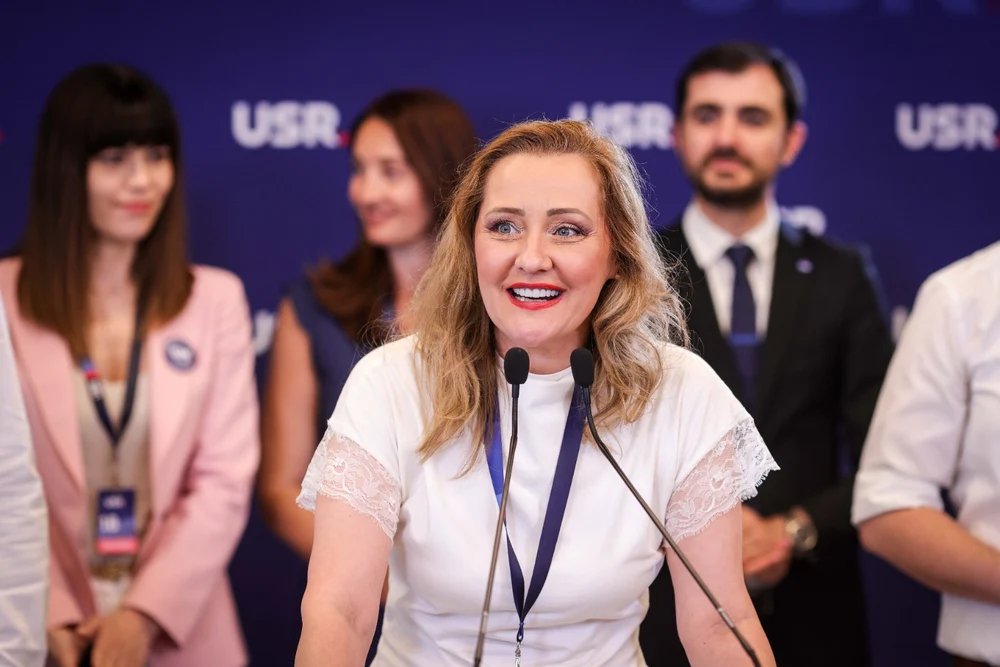 elena-lasconi-la-adevarul-live:-„am-vandut-si-biscuiti,-am-fost-inclusiv-vanzatoare-de-piese-auto” elena-lasconi-la-adevarul-live:-„am-vandut-si-biscuiti,-am-fost-inclusiv-vanzatoare-de-piese-auto”