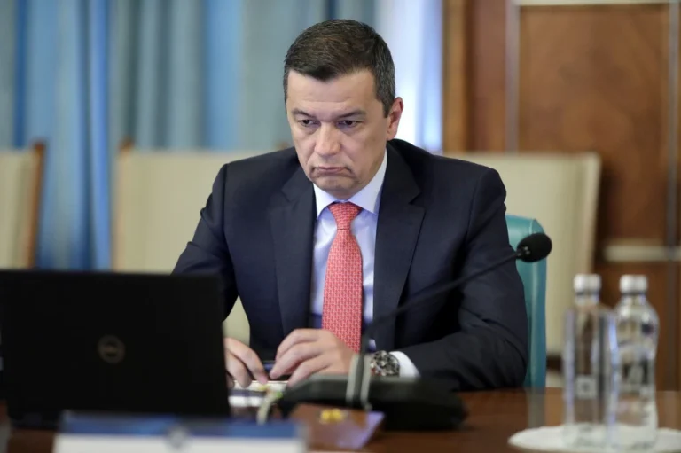 sorin-grindeanu-a-anuntat-deschiderea-unui-lot-important-al-autostrazii-a7:-„lotul-3-din-autostrada-va-fi-deschis-in-decembrie”