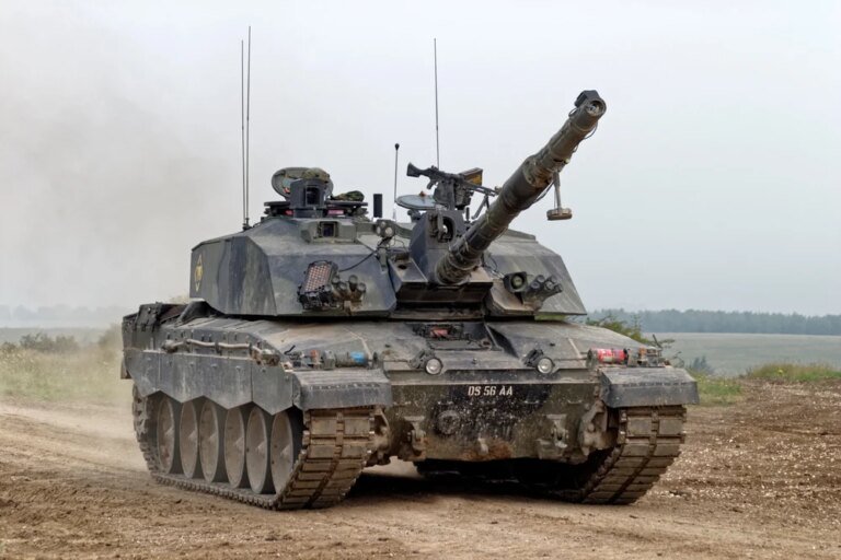 rusii-au-anuntat-ca-au-lovit-un-tanc-britanic-challenger-2-folosit-de-ucraineni-in-zona-kursk