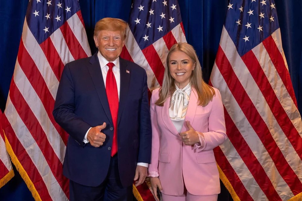 cine-este-tanara-de-27-de-ani,-desemnata-de-trump-secretar-de-presa-la-casa-alba:-„va-excela-” cine-este-tanara-de-27-de-ani,-desemnata-de-trump-secretar-de-presa-la-casa-alba:-„va-excela-”