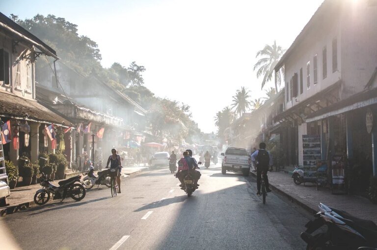 sase-turisti-au-murit-dupa-ce-ar-fi-consumat-bauturi-alcoolice-intr-un-hotel-din-laos