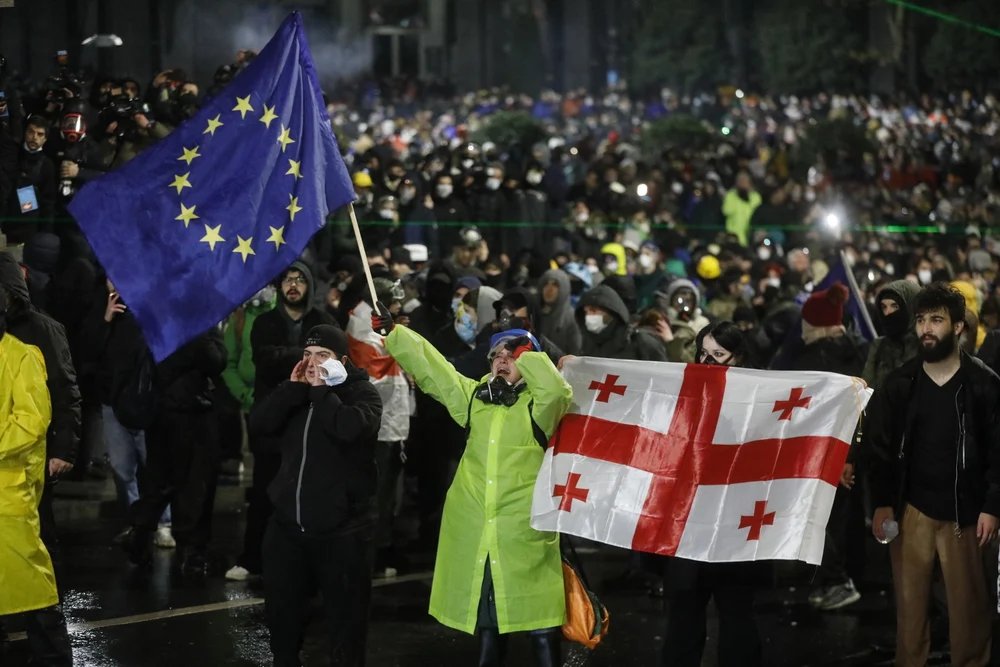 proteste-masive-in-georgia.-politia-a-folosit-gaze-lacrimogene-impotriva-manifestantilor-pro-ue proteste-masive-in-georgia.-politia-a-folosit-gaze-lacrimogene-impotriva-manifestantilor-pro-ue