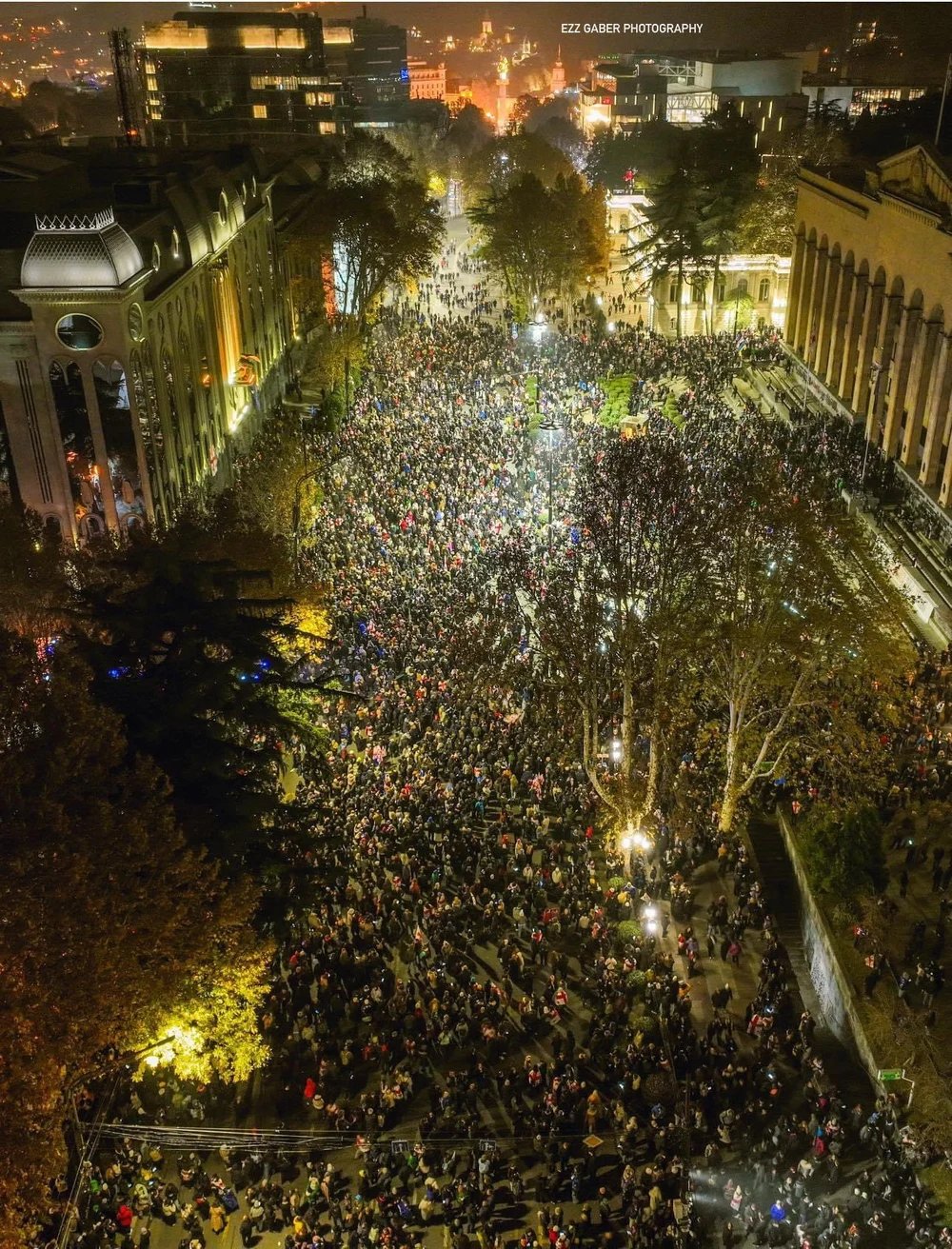 mii-de-manifestanti-au-iesit-din-nou-in-strada-la-tbilisi