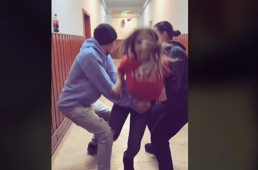provocarea-de-pe-tiktok-face-noi-victime.-cinci-copii-din-mures-au-ajuns-la-spital provocarea-de-pe-tiktok-face-noi-victime.-cinci-copii-din-mures-au-ajuns-la-spital