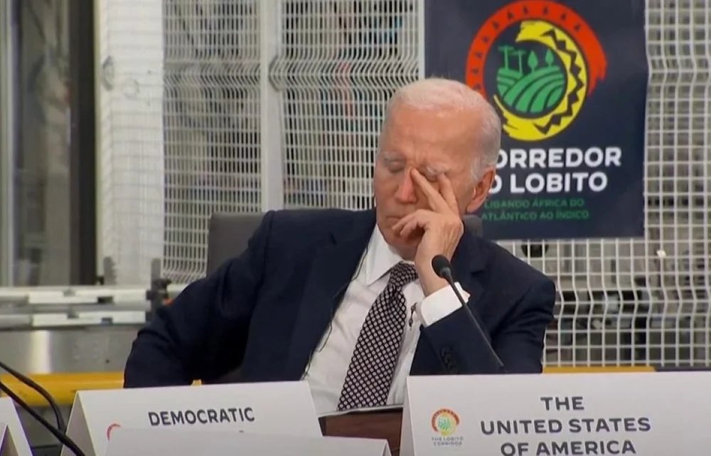 joe-biden-a-fost-surprins,-din-nou,-dormind-in-timpul-unei-intalniri-oficiale joe-biden-a-fost-surprins,-din-nou,-dormind-in-timpul-unei-intalniri-oficiale