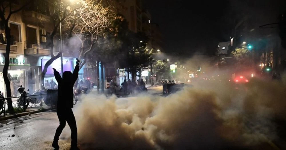 ciocniri-intre-protestatari-si-politie-in-atena,-la-16-ani-de-la-uciderea-unui-adolescent-de-catre-fortele-de-ordine