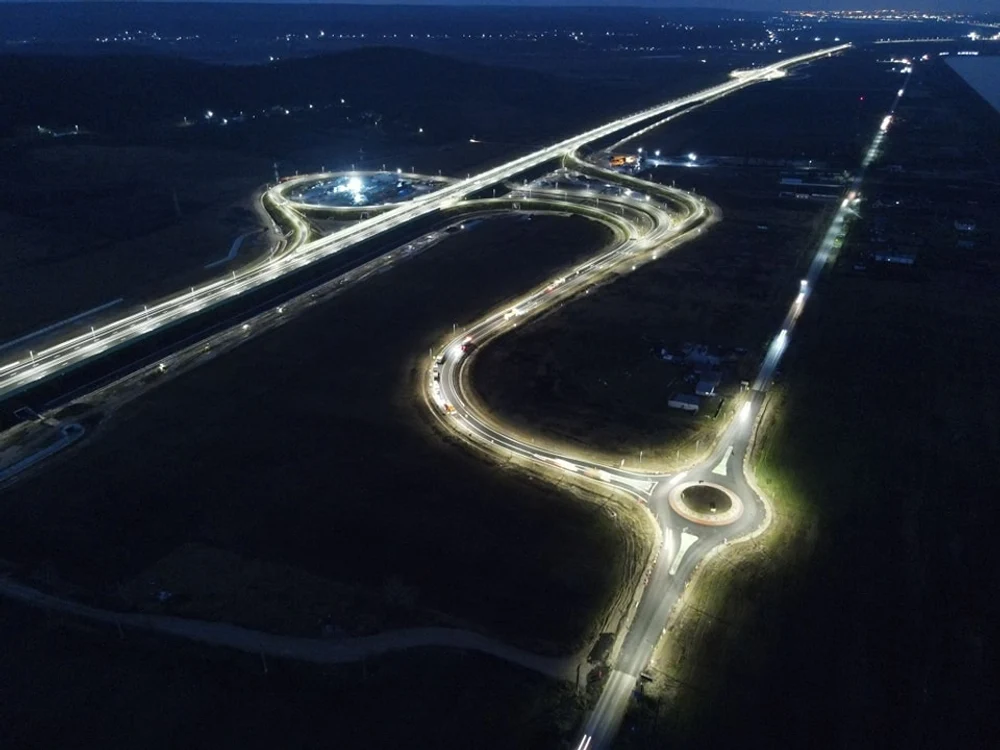 imagini-spectaculoase-cu-autostrada-sibiu-pitesti.-seful-cnair:-se-fac-ultimele-pregatiri-pentru-deschiderea-a-15,7-km-din-sectorul-5