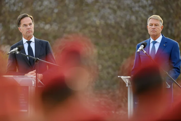 iohannis-nu-a-fost-invitat-la-intalnirea-sefilor-de-stat-cu-presedintele-zelenski-de-la-resedinta-sefului-nato.-„mi-se-pare-un-pic-neobisnuit”