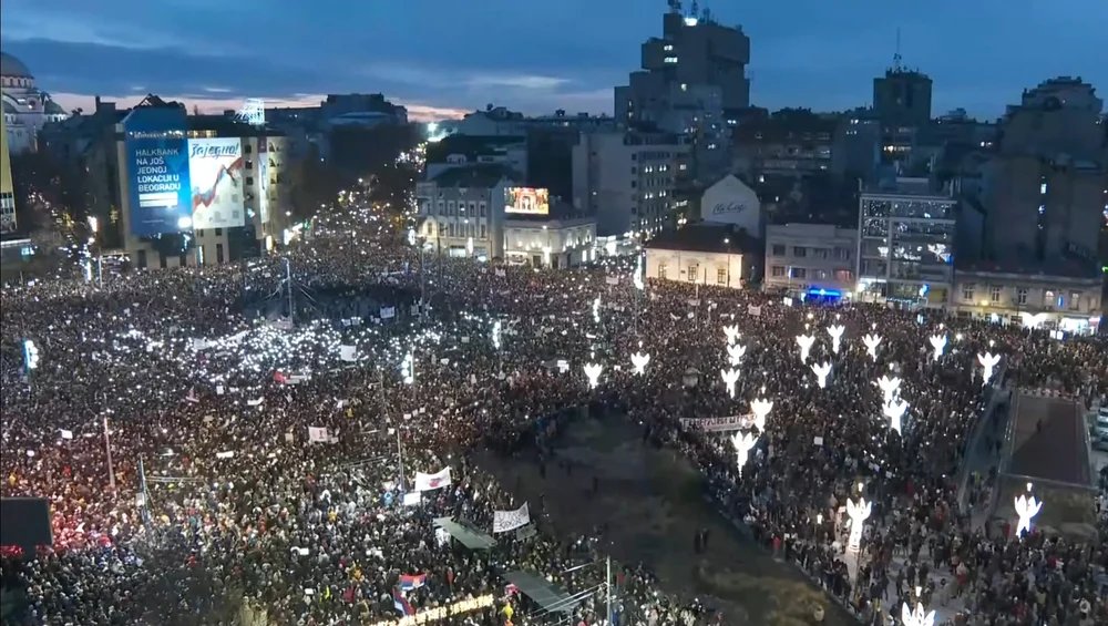 atentionare-de-calatorie-in-serbia.-demonstratii-publice-in-belgrad-si-in-alte-orase-mari