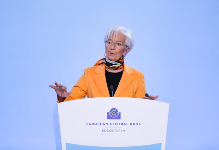 lagarde:-bce-va-mentine-o-politica-monetara-prudenta,-intr-un-mediu-de-”incertitudine-puternica”