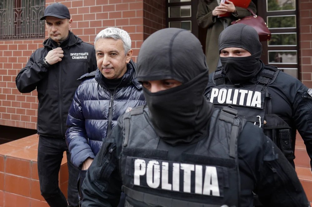 dan-diaconescu-scapa-de-condamnare-pentru-relatii-sexuale-cu-minore.-procesul-va-fi-reluat dan-diaconescu-scapa-de-condamnare-pentru-relatii-sexuale-cu-minore.-procesul-va-fi-reluat