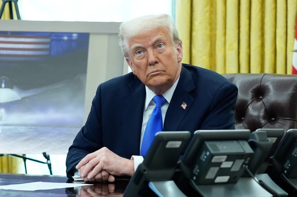 trump-ameninta-ca-ii-va-deporta-in-el-salvador-pe-„teroristii”-care-incendiaza-masini-tesla trump-ameninta-ca-ii-va-deporta-in-el-salvador-pe-„teroristii”-care-incendiaza-masini-tesla