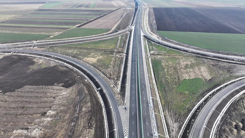 titi-aur-a-testat-autostrada-moldovei-si-a-tras-concluzia:-„mai-bine-merg-pe-dn2” titi-aur-a-testat-autostrada-moldovei-si-a-tras-concluzia:-„mai-bine-merg-pe-dn2”