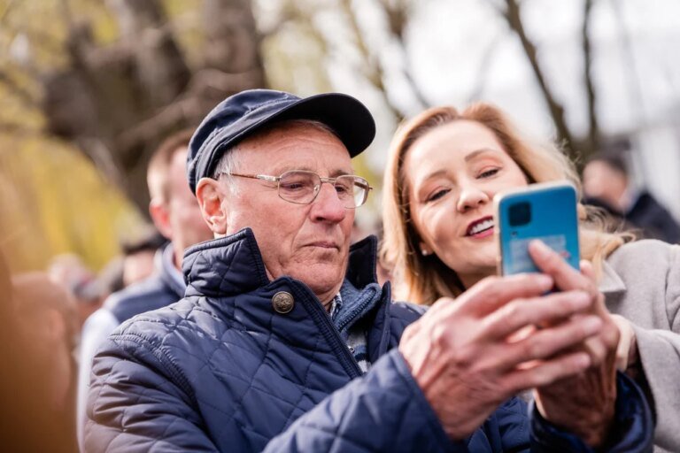 elena-lasconi-vrea-ca-tiktok-sa-fie-inchis-„macar-inainte-cu-o-saptamana-doua-de-alegeri”