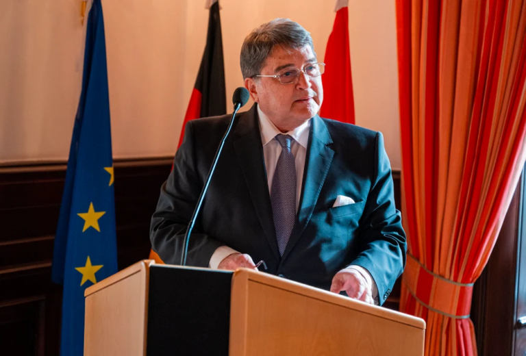 emil-hurezeanu-ramane-la-conducerea-mae.-actualul-ministru-de-externe-nu-va-fi-demis