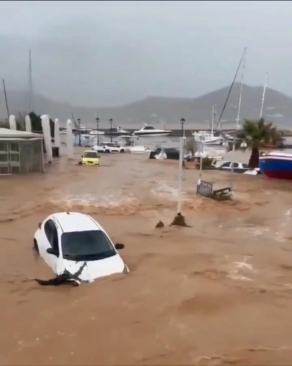 dezastru-pe-insulele-grecesti:-inundatii-devastatoare-dupa-ploi-torentiale dezastru-pe-insulele-grecesti:-inundatii-devastatoare-dupa-ploi-torentiale