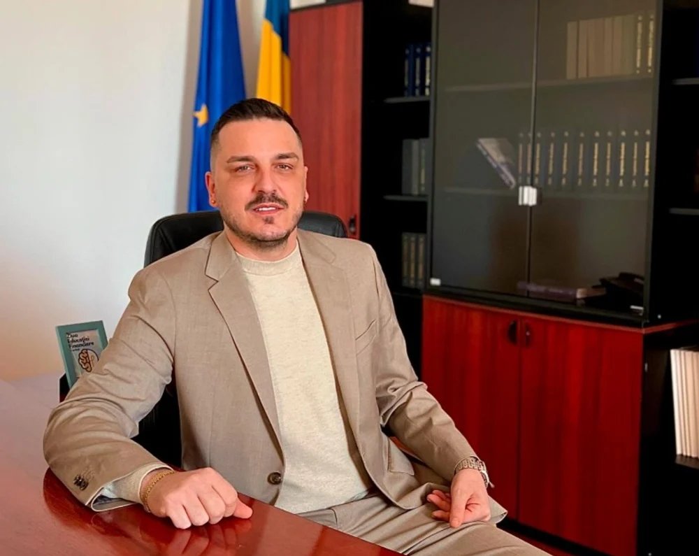 makaveli,-influencerul-sos,-isi-da-demisia-din-parlament:-„va-salut,-ramanem-aici,-pe-online” makaveli,-influencerul-sos,-isi-da-demisia-din-parlament:-„va-salut,-ramanem-aici,-pe-online”
