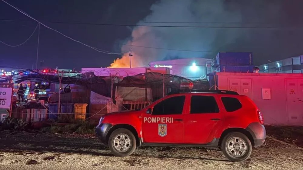 incendiu-de-proportii-la-un-centru-de-reciclare-in-judetul-ilfov.-au-fost-emise-mesaje-ro-alert incendiu-de-proportii-la-un-centru-de-reciclare-in-judetul-ilfov.-au-fost-emise-mesaje-ro-alert