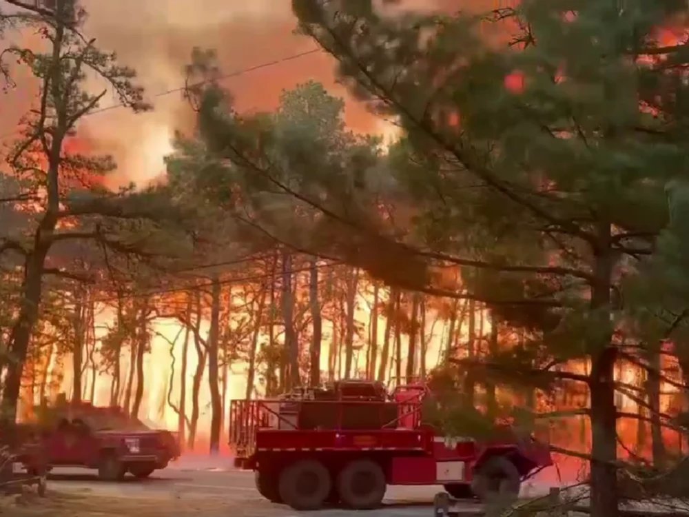 incendiu-devastator-in-new-jersey:-mii-de-oameni-evacuati incendiu-devastator-in-new-jersey:-mii-de-oameni-evacuati