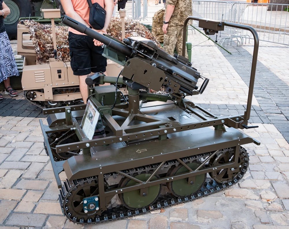 armata-de-roboti,-testata-pe-campul-de-lupta-din-ucraina armata-de-roboti,-testata-pe-campul-de-lupta-din-ucraina