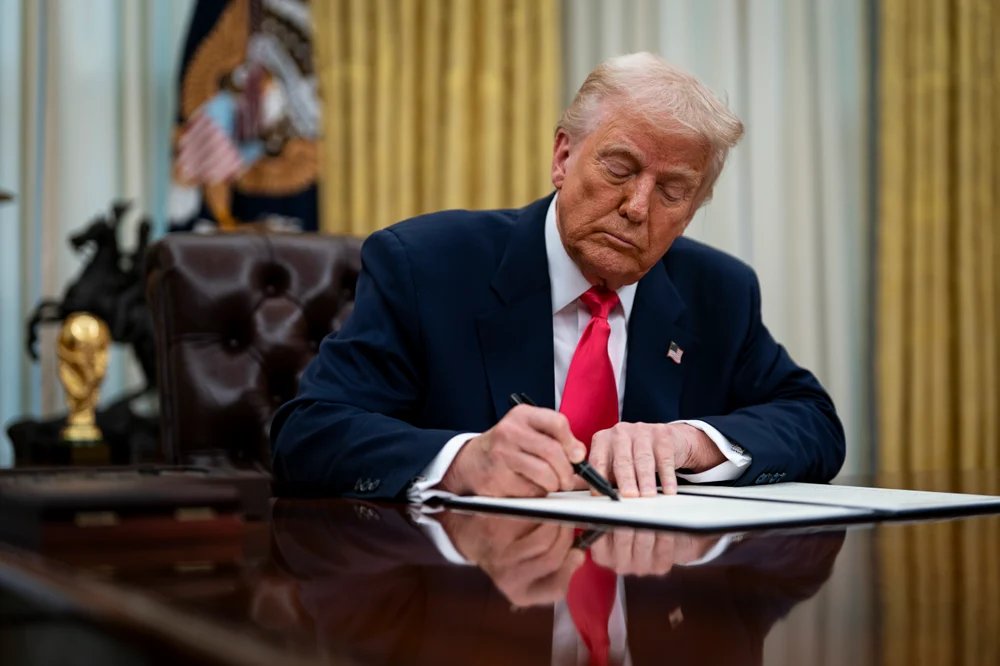 trump-aproba-prima-vanzare-de-arme-catre-kiev,-ridicand-partial-suspendarea-ajutorului-militar trump-aproba-prima-vanzare-de-arme-catre-kiev,-ridicand-partial-suspendarea-ajutorului-militar