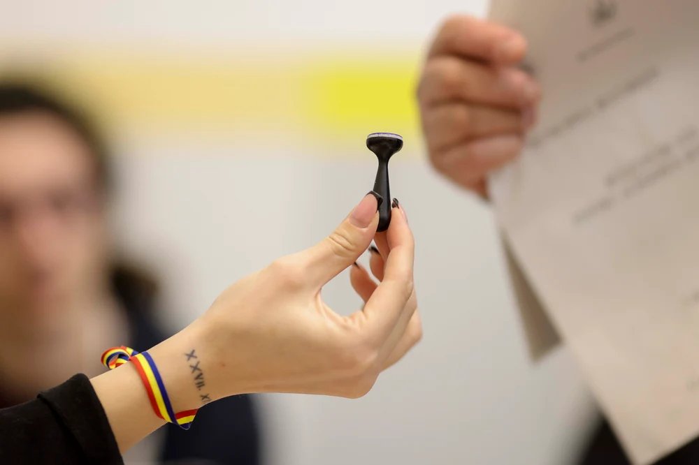 aproape-18-milioane-de-romani-au-drept-de-vot-la-alegerile-prezidentiale-din-4-mai-2025 aproape-18-milioane-de-romani-au-drept-de-vot-la-alegerile-prezidentiale-din-4-mai-2025