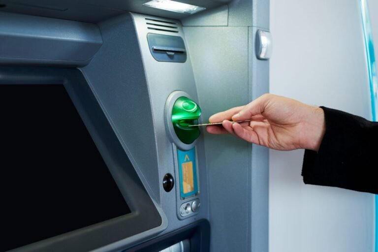cardul-bancar-al-viitorului,-fara-date-personale-si-cifre.-autentificarea,-prin-date-biometrice