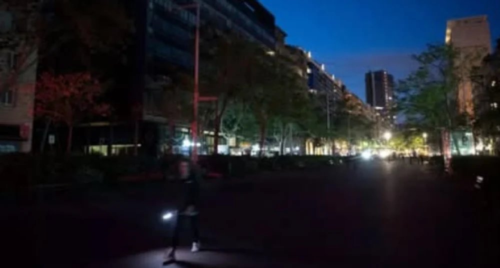 spania-se-confrunta-cu-noi-intreruperi-de-electricitate.-la-palma,-paralizata-partial spania-se-confrunta-cu-noi-intreruperi-de-electricitate.-la-palma,-paralizata-partial