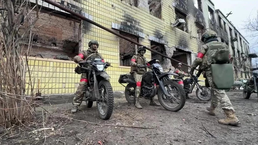 motociclistii-lui-putin-sfideaza-logica-militara motociclistii-lui-putin-sfideaza-logica-militara