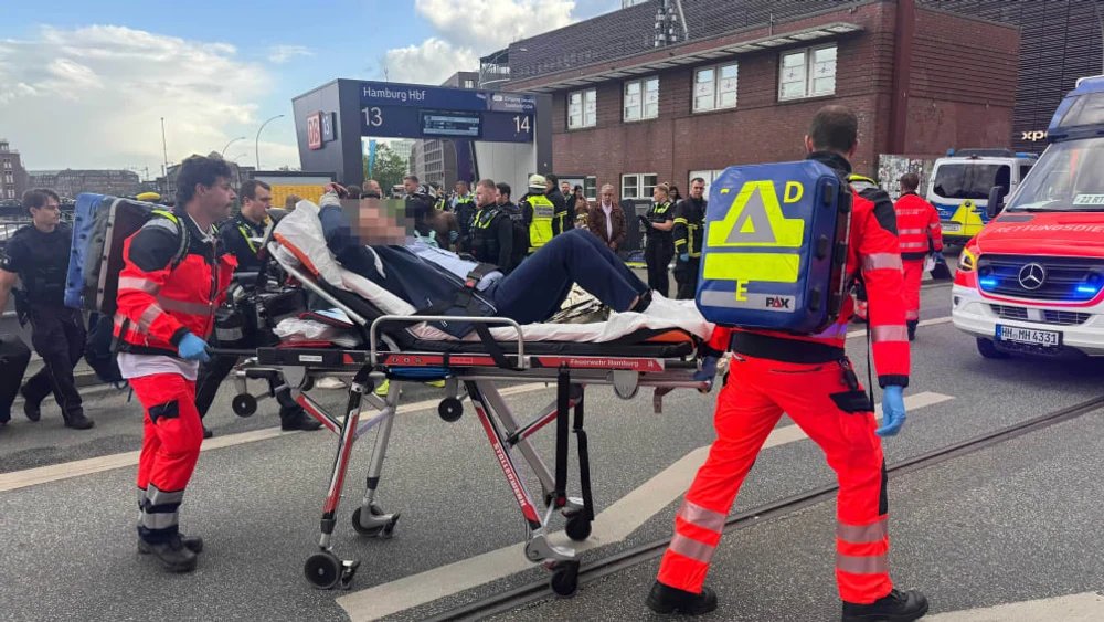 13-raniti-dupa-un-atac-cu-cutitul-in-gara-centrala-din-hamburg.-o-femeie-a-fost-arestata 13-raniti-dupa-un-atac-cu-cutitul-in-gara-centrala-din-hamburg.-o-femeie-a-fost-arestata