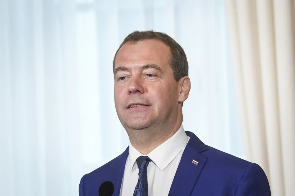 medvedev-prevede-declinul-germaniei:-„asteptam-cu-nerabdare-prabusirea-sa-economica” medvedev-prevede-declinul-germaniei:-„asteptam-cu-nerabdare-prabusirea-sa-economica”