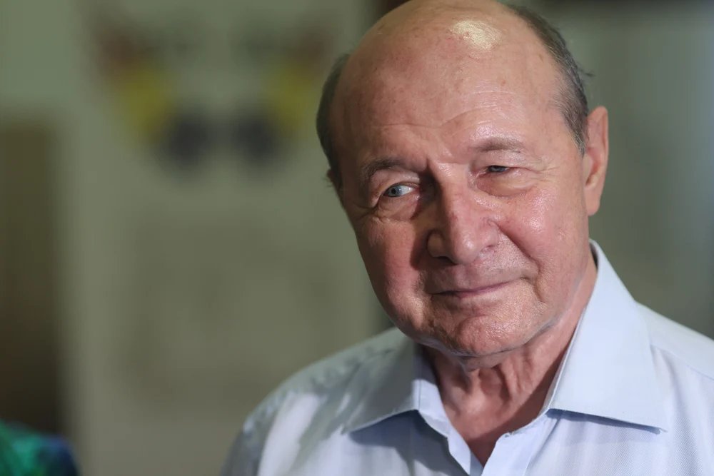 traian-basescu-a-fost-operat-de-urgenta-pe-cord,-la-paris traian-basescu-a-fost-operat-de-urgenta-pe-cord,-la-paris