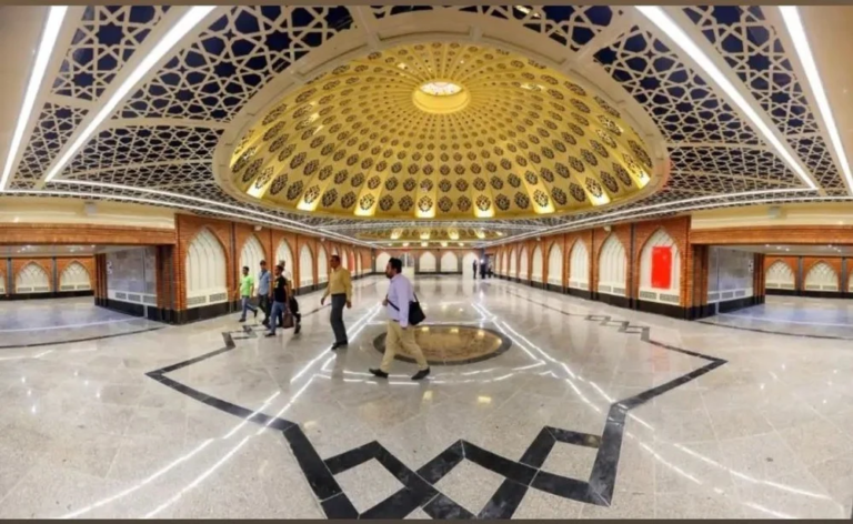 iranul-va-folosi-moscheile,-statiile-de-metrou-si-scolile-ca-adaposturi-aniaeriene