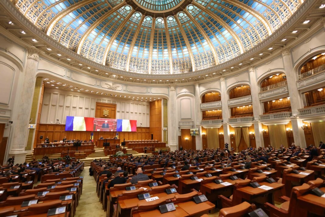 un-nou-pol-suveranist-pro-ue-in-parlament:-„intai-romania”-reuneste-peste-35-de-parlamentari un-nou-pol-suveranist-pro-ue-in-parlament:-„intai-romania”-reuneste-peste-35-de-parlamentari