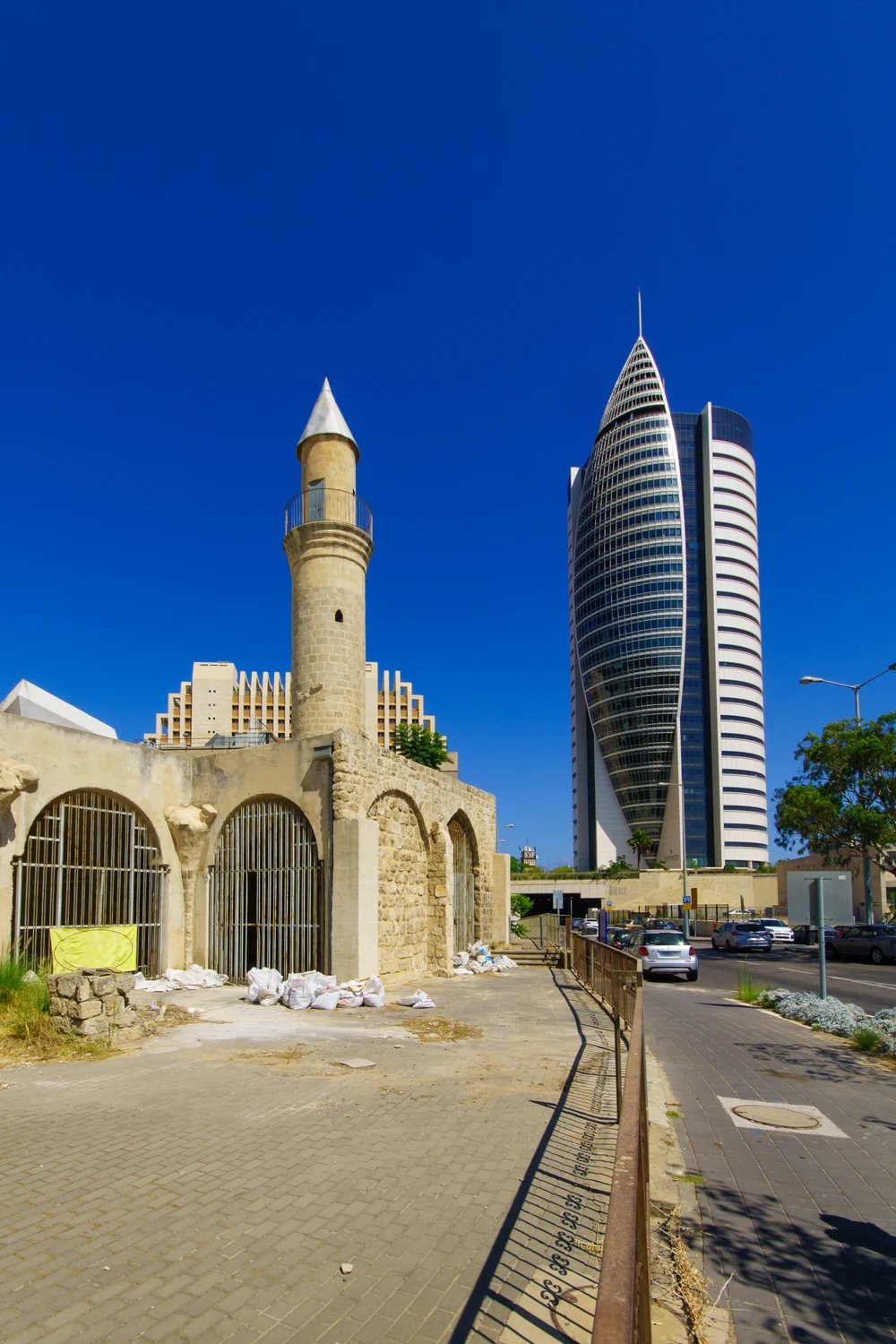 iranul-a-lovit-cu-rachete-cea-mai-veche-moschee-din-haifa:-„o-crima-de-razboi” iranul-a-lovit-cu-rachete-cea-mai-veche-moschee-din-haifa:-„o-crima-de-razboi”