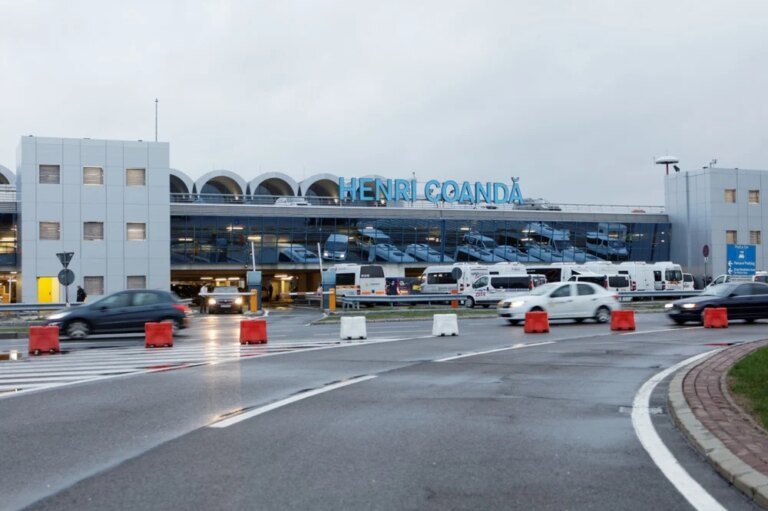 pista-de-la-aeroportul-henri-coanda,-inchisa-din-cauza-unui-cleste-si-a-unei-surubelnite