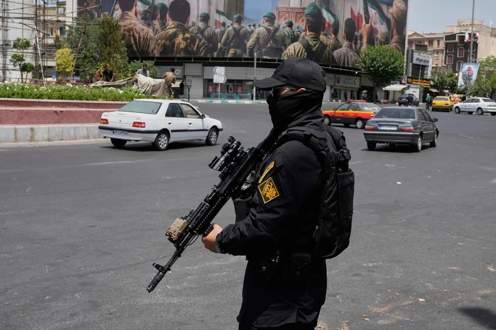 o-forta-de-securitate-temuta-a-inceput-sa-patruleze-strazile-din-iran:-„este-tulburator”