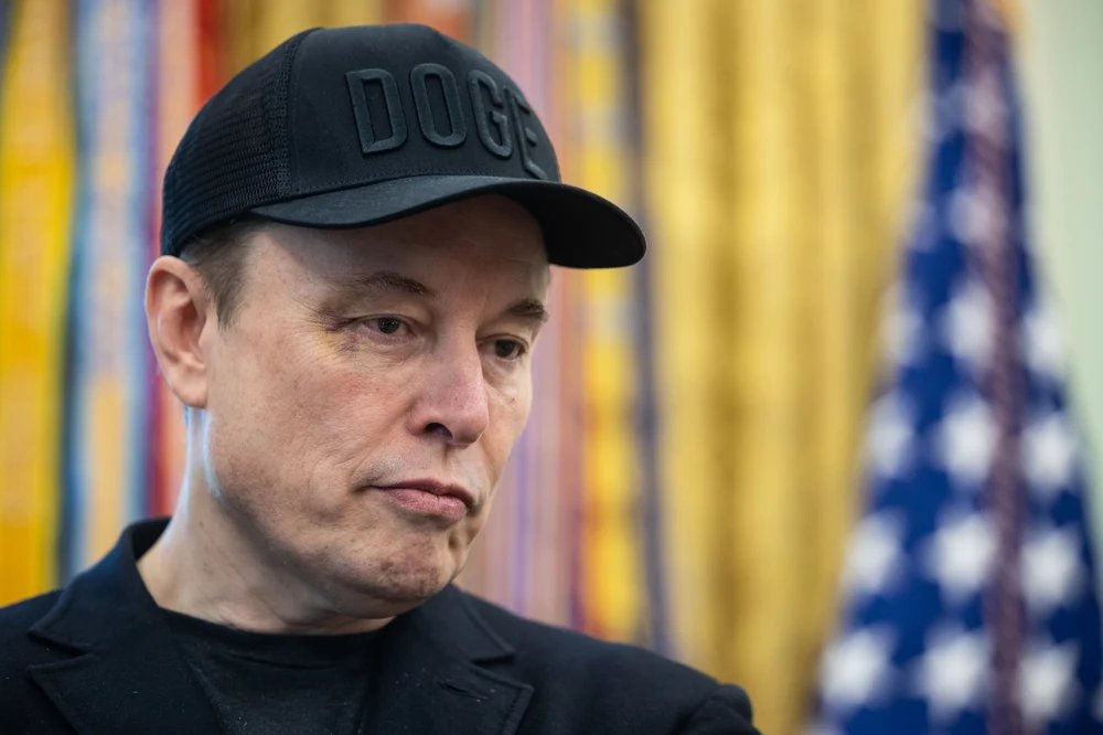 elon-musk-l-a-amenintat-cu-inchisoarea-pe-un-apropiat-al-lui-trump:-„trebuie-sa-plateasca” elon-musk-l-a-amenintat-cu-inchisoarea-pe-un-apropiat-al-lui-trump:-„trebuie-sa-plateasca”