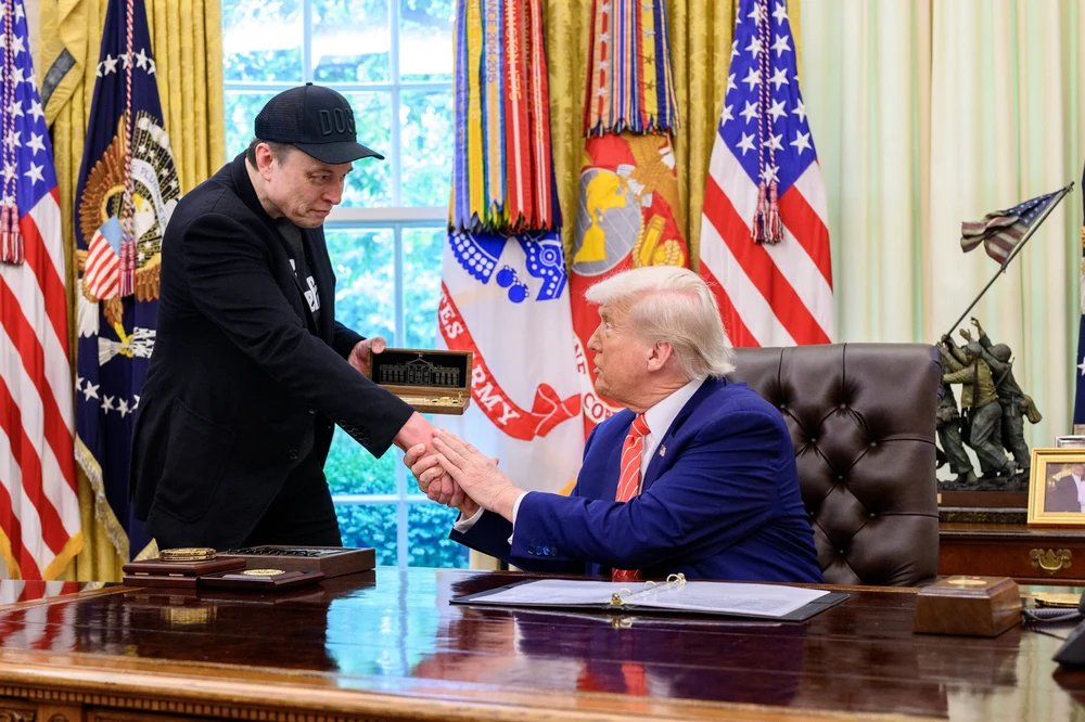 trump-spune-ca-musk-a-„luat-o-razna”-si-numeste-noul-sau-partid-politic-„ridicol” trump-spune-ca-musk-a-„luat-o-razna”-si-numeste-noul-sau-partid-politic-„ridicol”