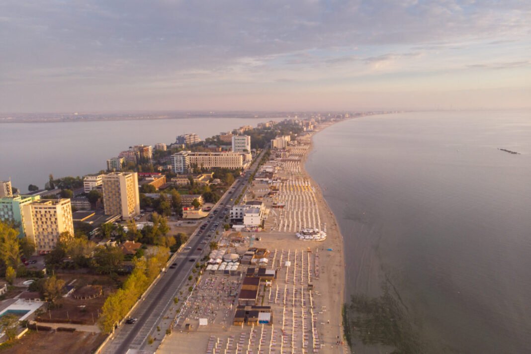 in-plin-sezon-estival,-plajele-romanesti-sunt-pustii.-care-sunt-cauzele in-plin-sezon-estival,-plajele-romanesti-sunt-pustii.-care-sunt-cauzele