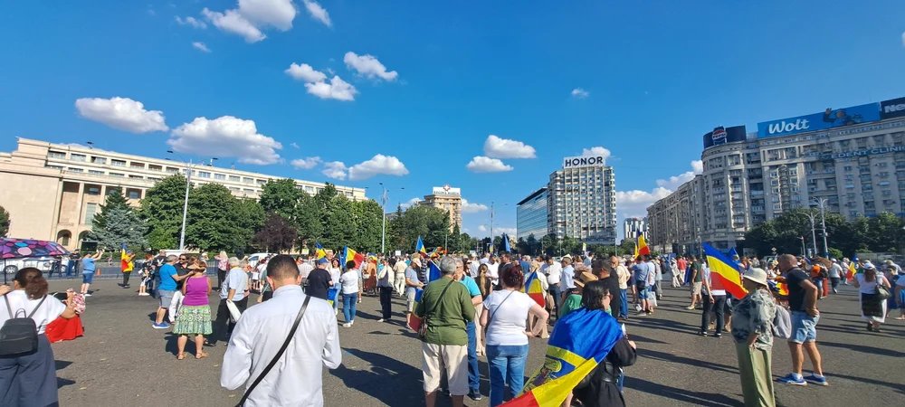 protest-in-piata-victoriei-fata-de-masurile-de-austeritate:-„taiati-de-la-voi,-nu-de-la-noi!” protest-in-piata-victoriei-fata-de-masurile-de-austeritate:-„taiati-de-la-voi,-nu-de-la-noi!”
