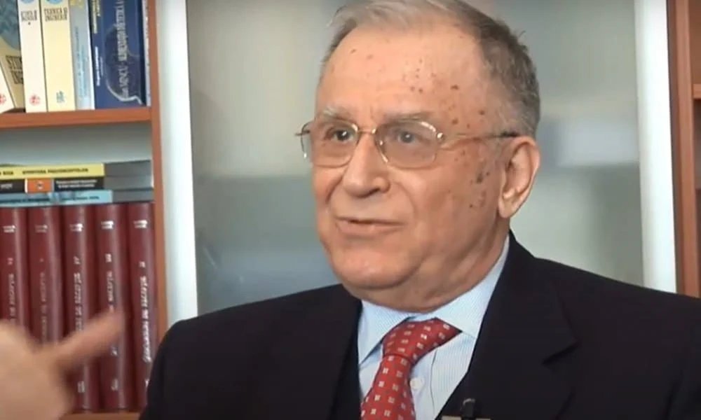 ion-iliescu-este-in-stare-critica.-anuntul-medicilor ion-iliescu-este-in-stare-critica.-anuntul-medicilor