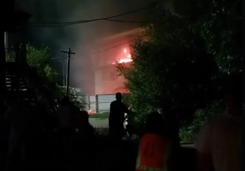 atac-cu-drone-in-rusia:-incendiu-la-o-gara-din-volgograd-si-zboruri-suspendate-temporar
